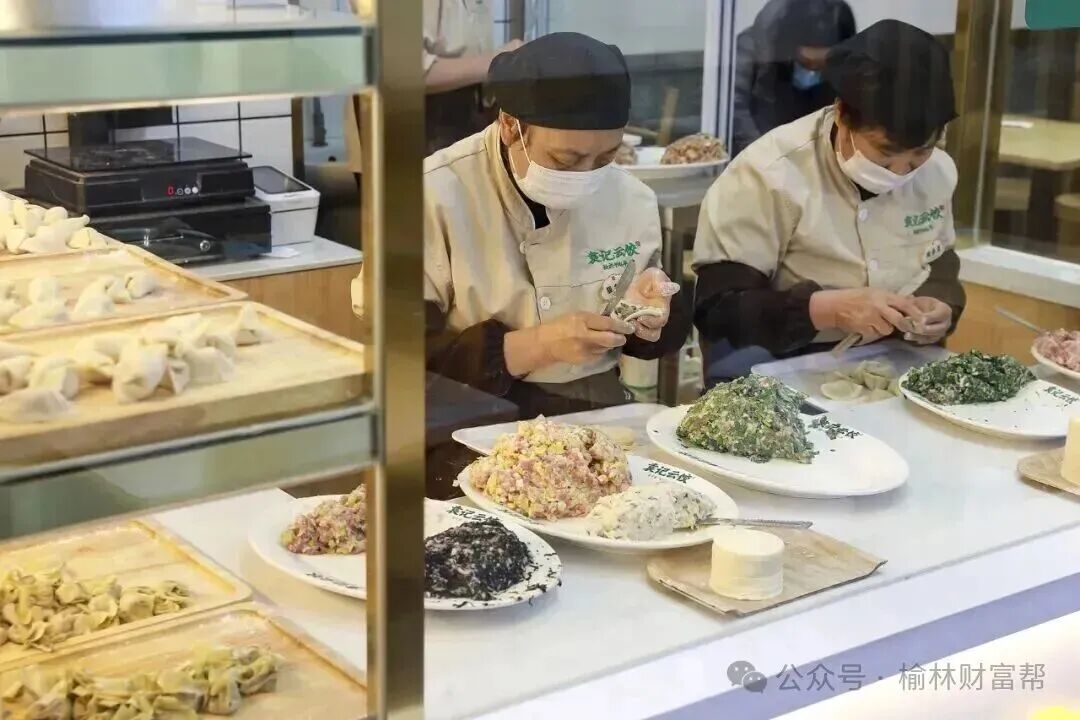 湖南90后体育生,14年开4773家门店,或成首个港股饺子IPO