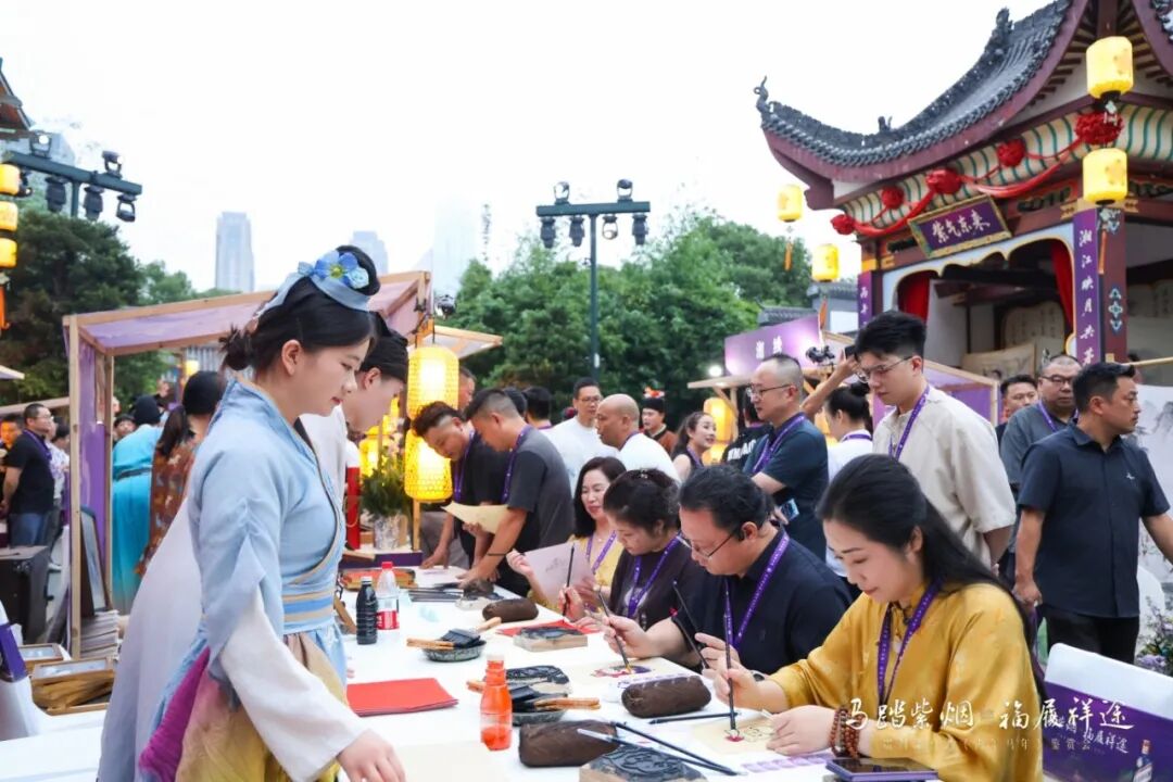 茅台马年生肖酒入星城，一场“以消费者为中心”的行业示范