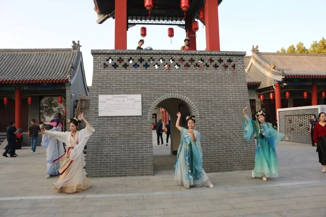 泥坑见证・预见未来｜110周年寻香嘉年华启幕：老字号的守正与突围