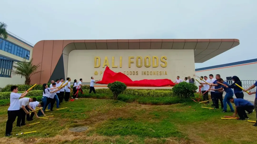 忽然一周 | 年销26亿的粒上皇杀入新鲜零食赛道，可口可乐、旺旺、卫龙、蒙牛等再推重磅新品……