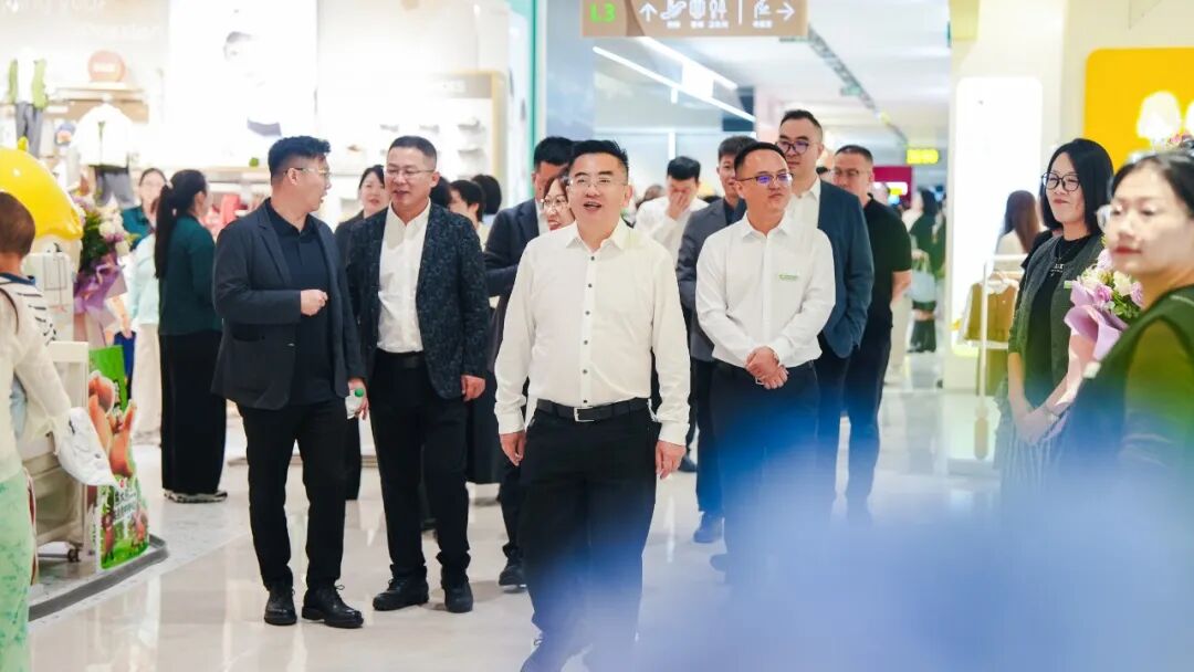 老干妈去年营收54亿元,味全推新NFC甜椒果蔬汁,信誉楼全国第46家门店开业……