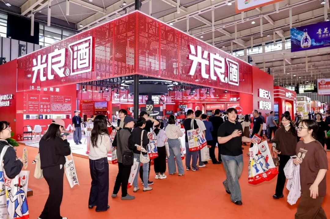 当白酒走出传统展位,年轻化还能怎么玩?