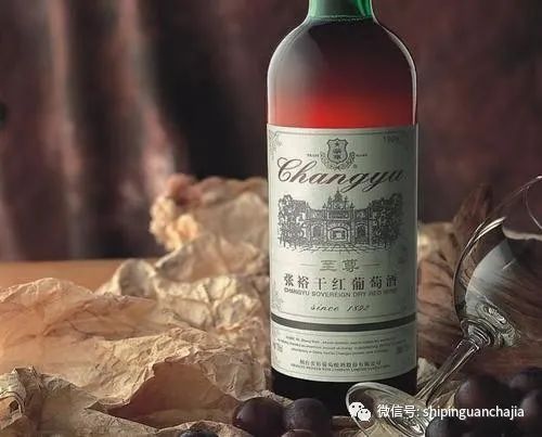 国产葡萄酒陷入“十年低谷”：龙头张裕净利润“腰斩”，全行业哀鸿遍野
