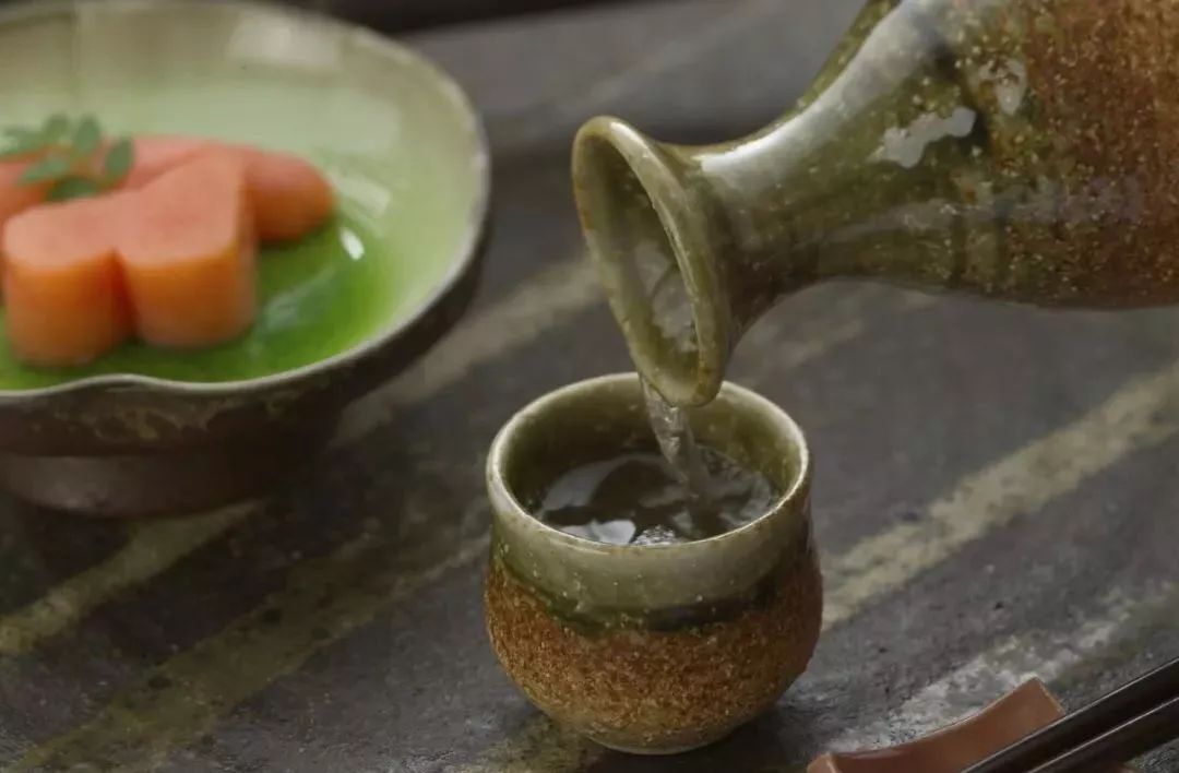 人生多百态，有酒能解忧