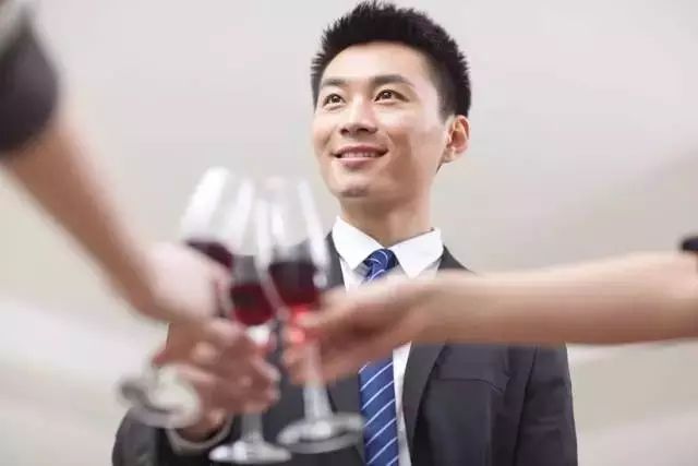 没经历过酒的浓烈，不算拼过命的人生