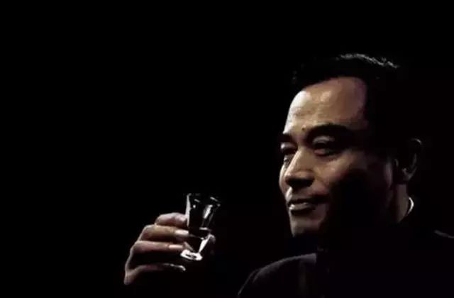 都说人生如酒,那么喝下去的到底是什么?
