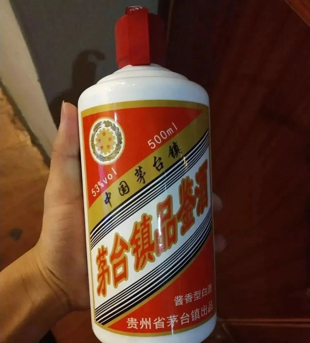 茅台员工品鉴酒改版,消费者需警惕假酒!