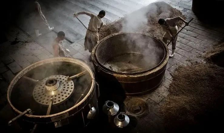 为什么说酱酒是对身体伤害最小的健康型白酒?