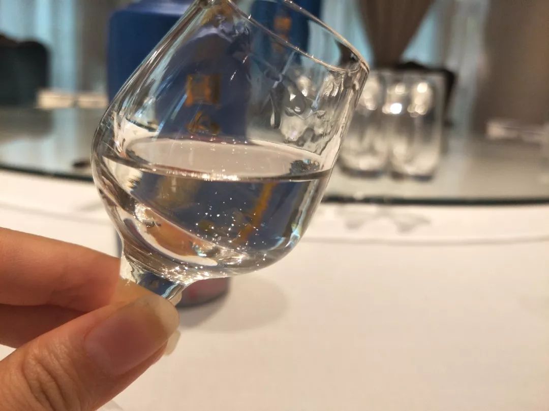 如何从外观辨别一款酒的好坏?