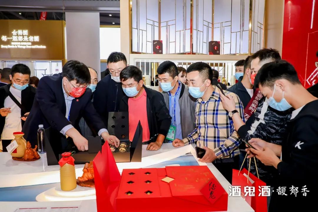 15秒售罄！酒鬼酒世遗联名文创产品上线爆火！