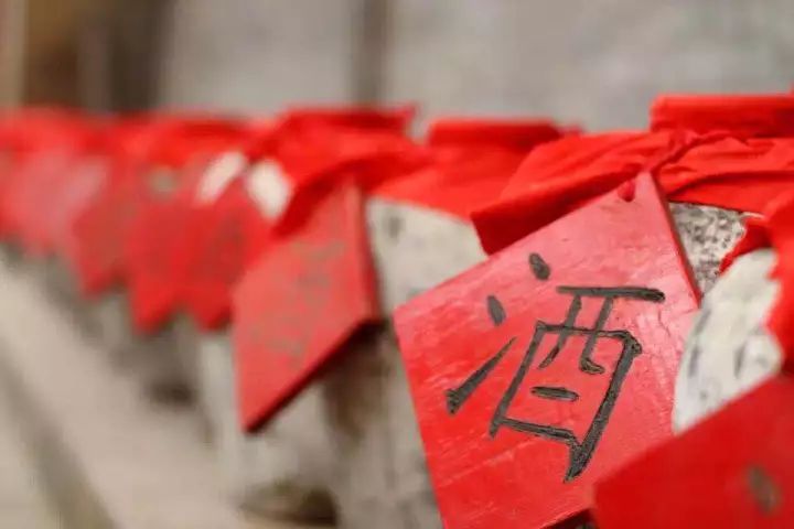 想存几箱白酒，几年后再喝？这五个建议需要看一看