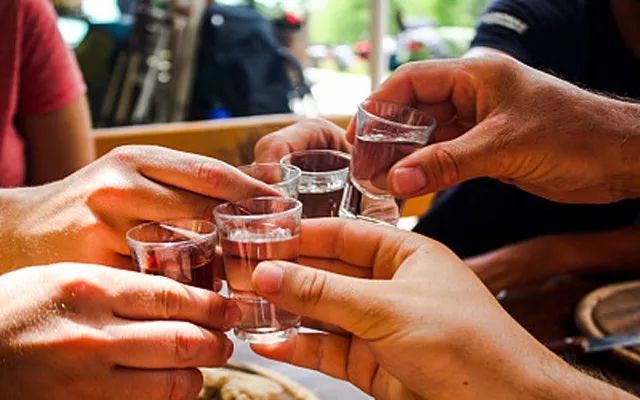 约酒从不改天,聚会就这么简单。
