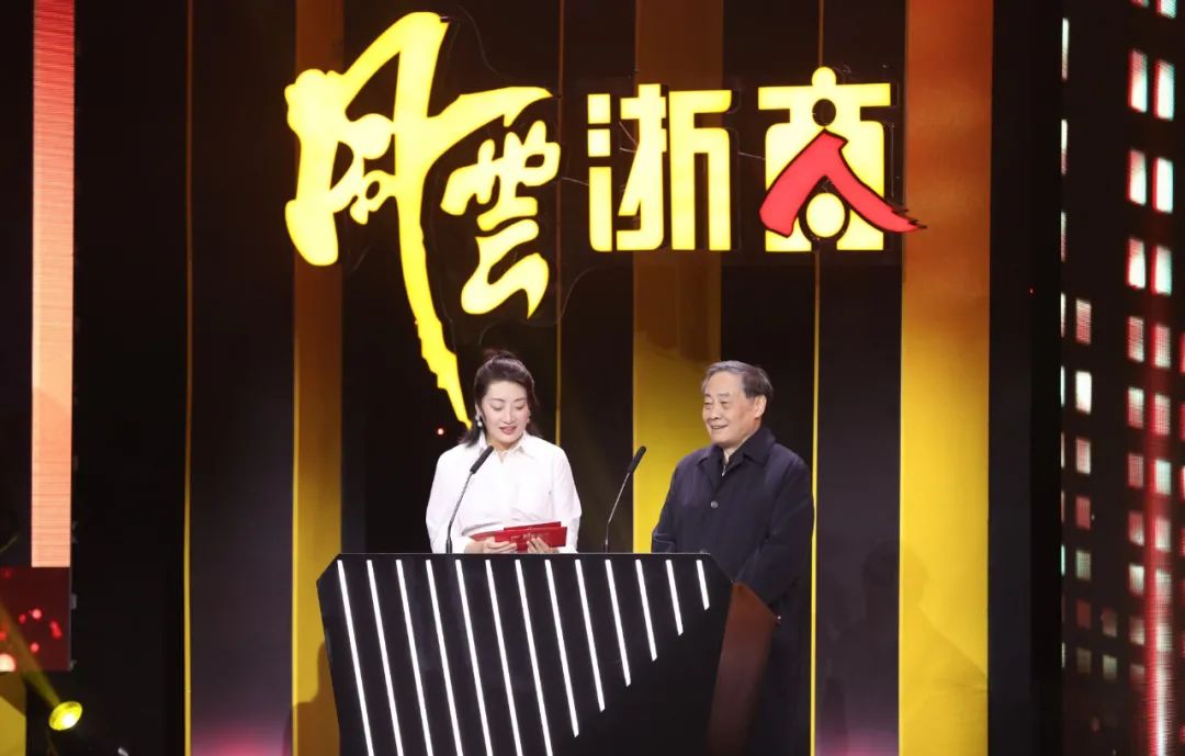 “天生热爱者”宗馥莉：无畏于打开未来的每扇门