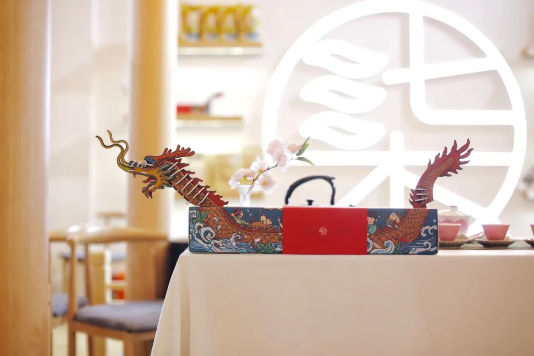 李子柒品牌亮相春糖,龙舟飘香粽国风礼盒再受热捧