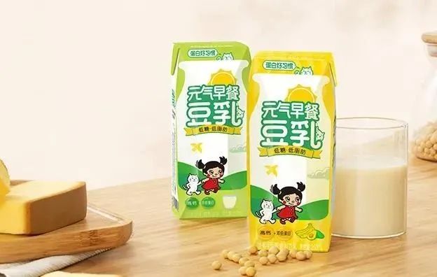 可口可乐推出超强汽水；元气森林推新品跨界乳饮赛道……