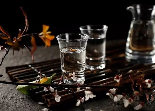 低度白酒，就是等于高度白酒兑水吗?