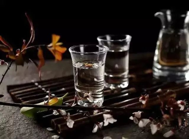 当“她经济”不再局限于低度酒,酒企该如何应对?
