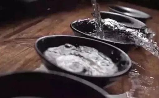 酒局中的第一杯，应该怎么喝？