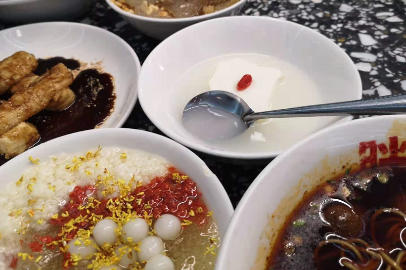 火锅红海沸腾，“+甜品”是突围新方式吗？