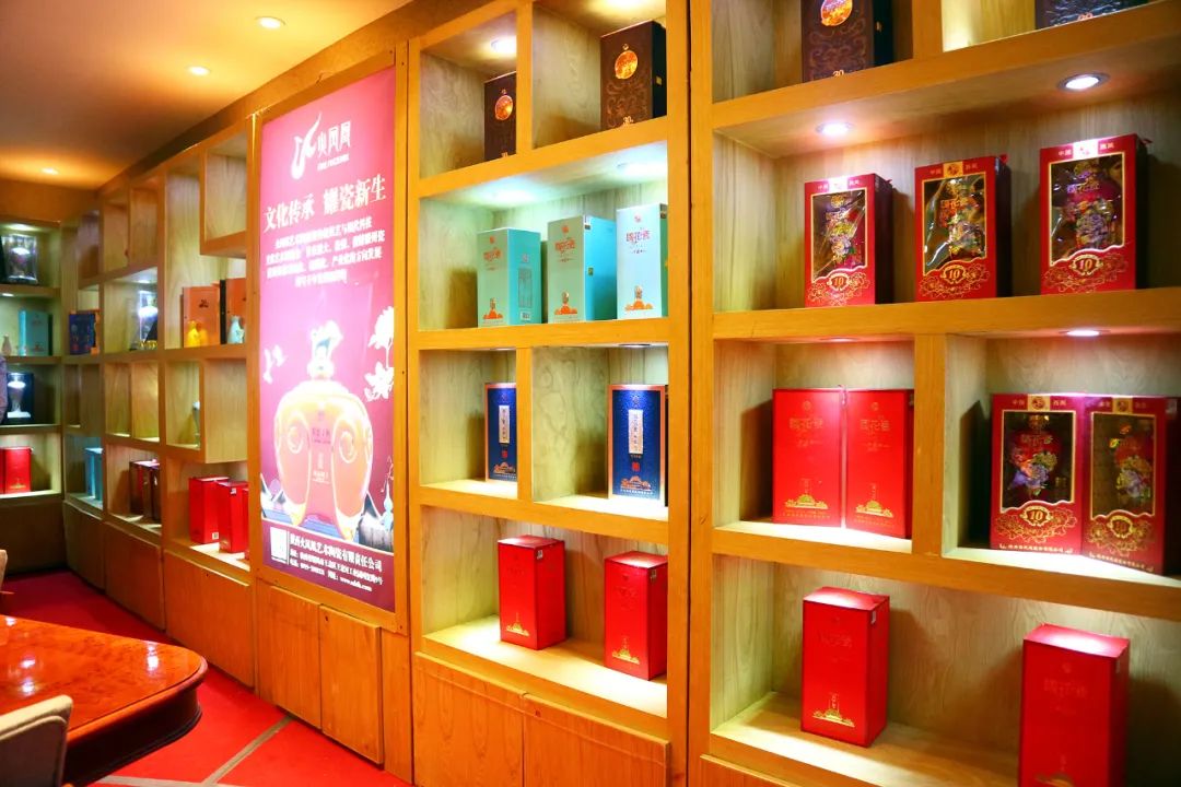 两大单品首登春糖,且看国花瓷西凤酒平步青云