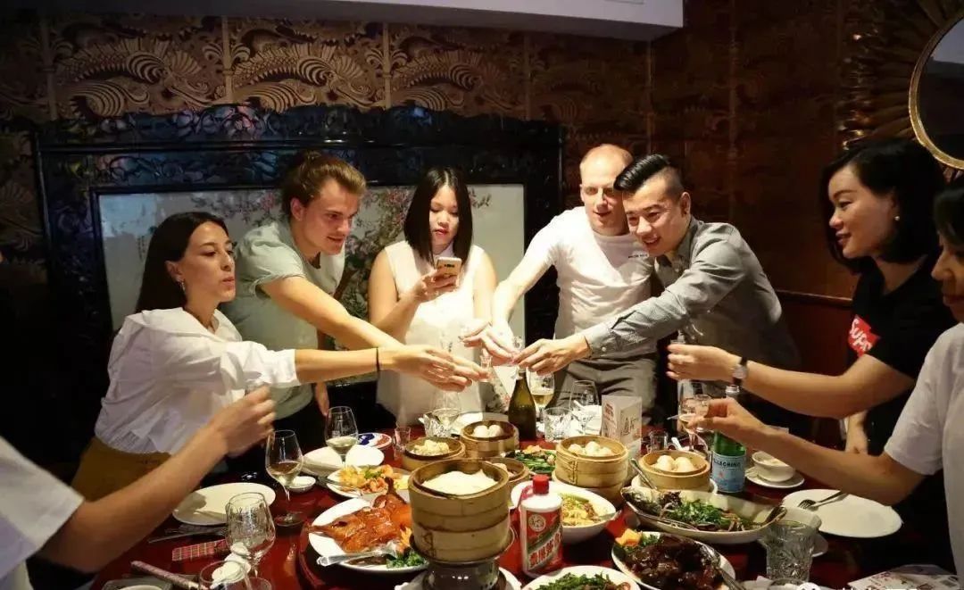 茅台赢了,年轻人就输了