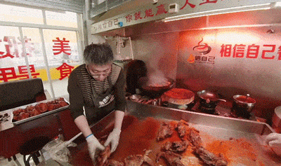 意外爆火的东北鸡架,曾是下岗工人的史诗