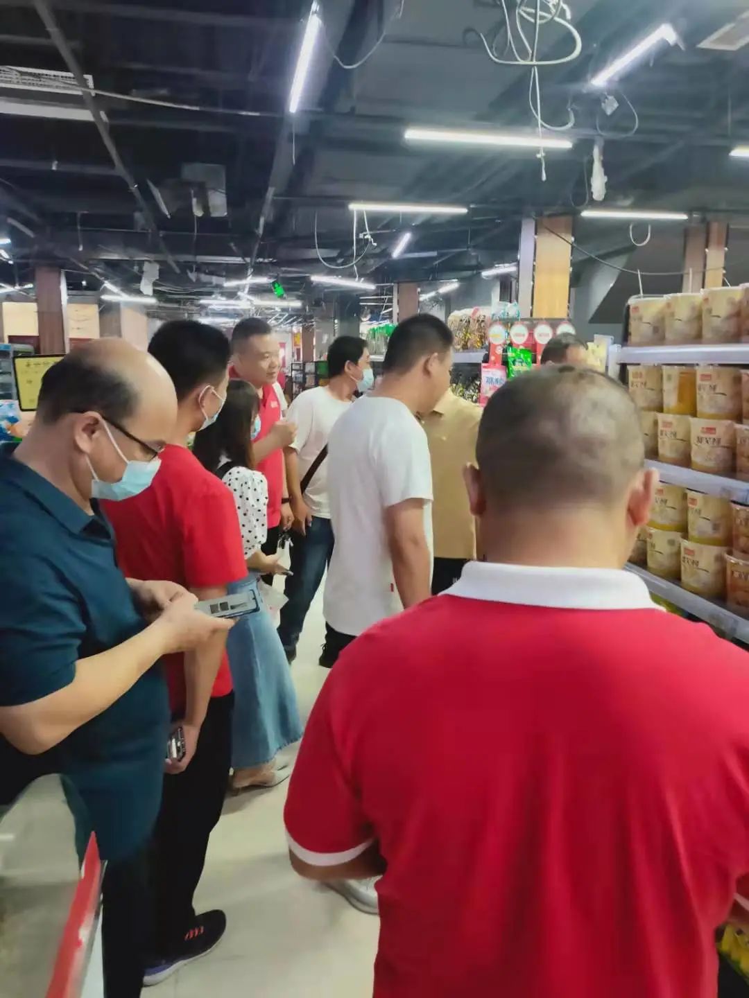 观摩现场3.jpg 藏不住了!河间市场再起风云!