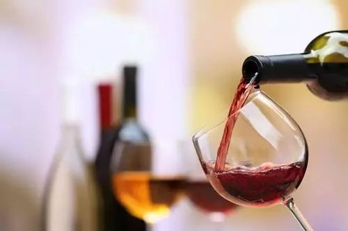 为什么有的人一喝酒就脸红?
