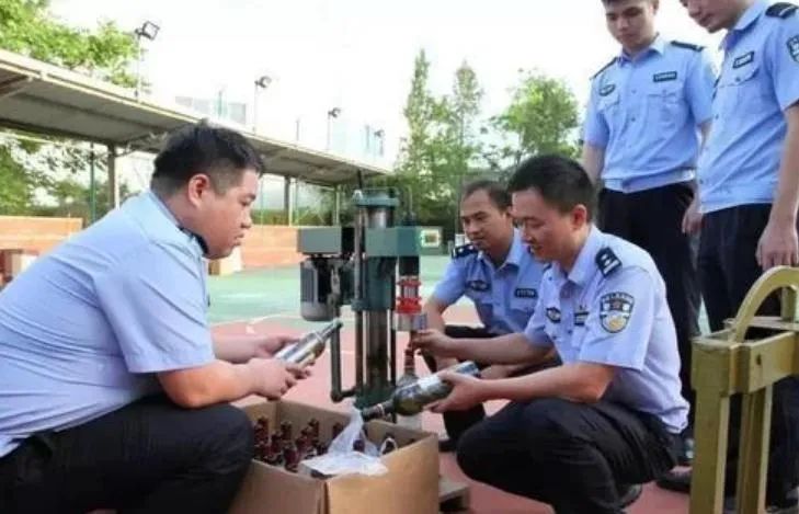全国人大代表建议：“对于假冒伪劣，要罚得倾家荡产！”，山寨酒乱象该终结了！