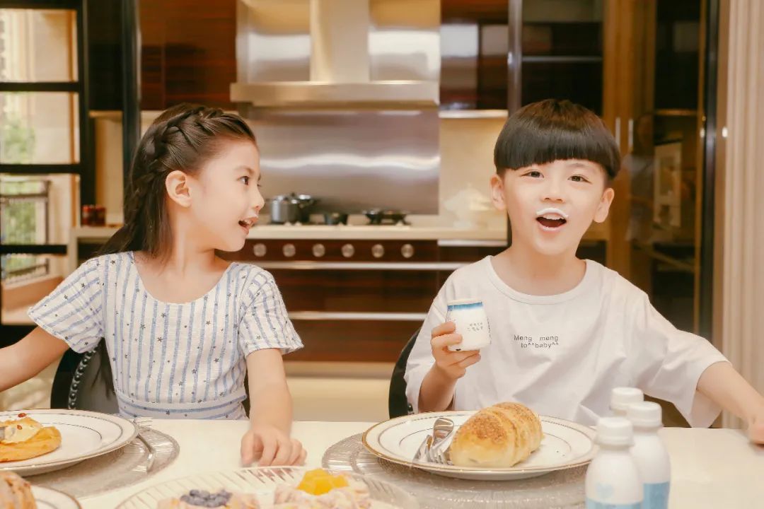 从乳业后浪到新消费宠儿，简爱酸奶做对了什么？