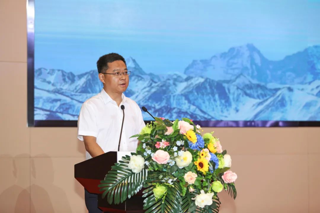冬奥伙伴走进伊利，共启北京冬奥会倒计时200天新征程