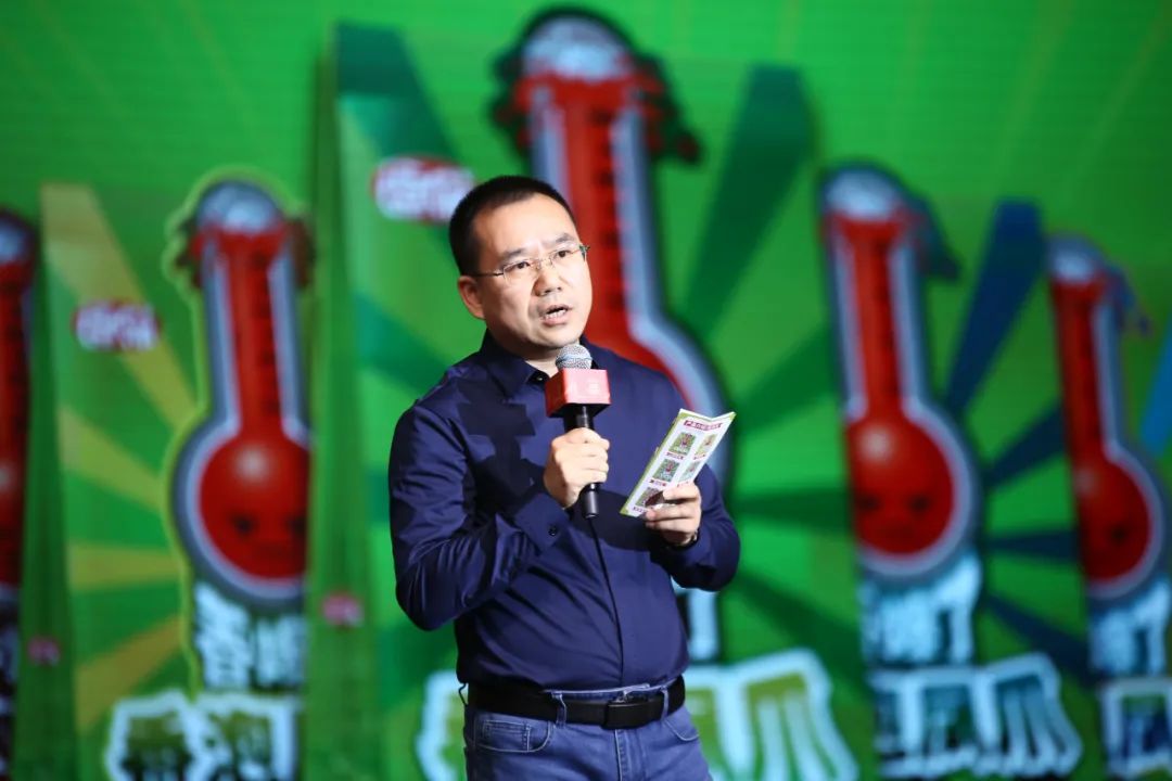 大咖助阵、新品首发、行业颁奖，中国凤爪行业迎来鲜香时代