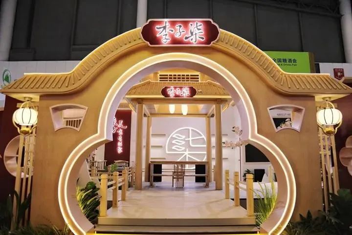 网红们借春糖抢攻线下，“水土不服”还是“降维打击”？