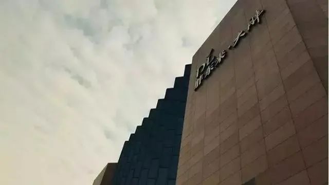 敢硬刚元气森林的胖东来,到底是个什么样的“神仙超市”?