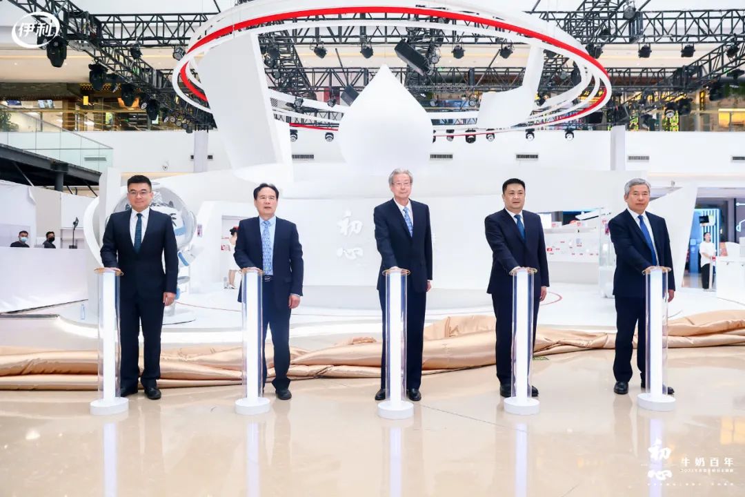 启航时代新征程，伊利如何以牛奶为题“用心”发声？