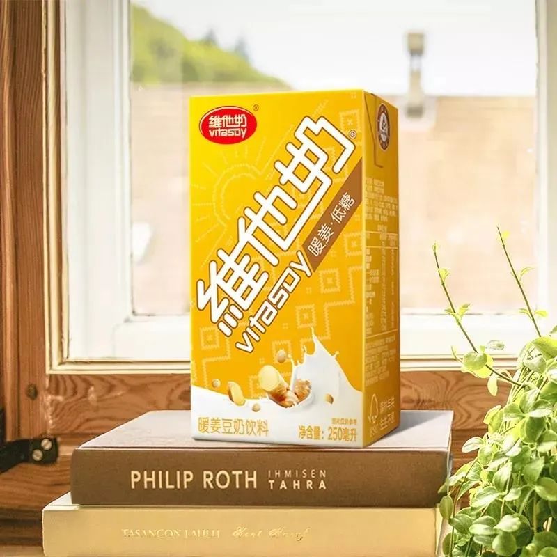 年底新品迭出 | 百草味上线年货礼盒，周黑鸭进军螺狮粉……