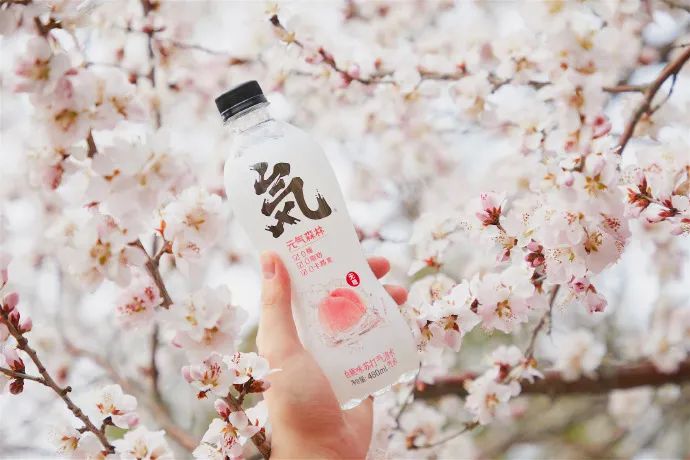 我喝的不是“气泡水”，而是生活中的小确幸