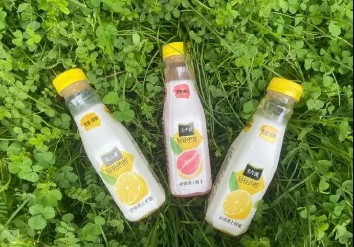 怡宝大包装水再添新成员，光明上新益菌多小蓝瓶