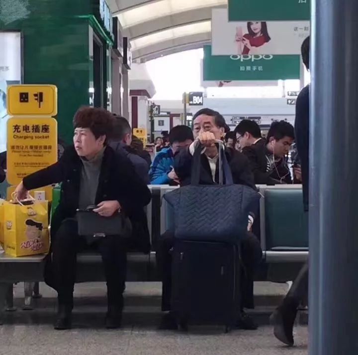 在10万/㎡地段,宗庆后为员工建公寓……