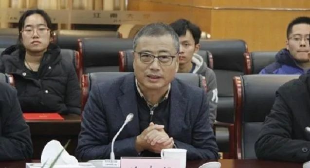 洽洽陈先保：一颗瓜子嗑出270亿市值，155亿身家