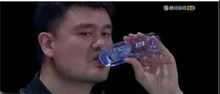 进军化妆品,百岁山终于跨界喷雾了!