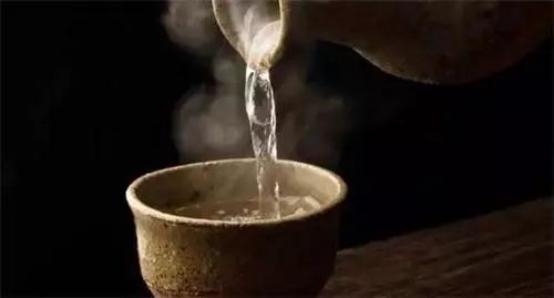 白酒十二大香型品鉴话术大全!看懂变身品鉴大师!