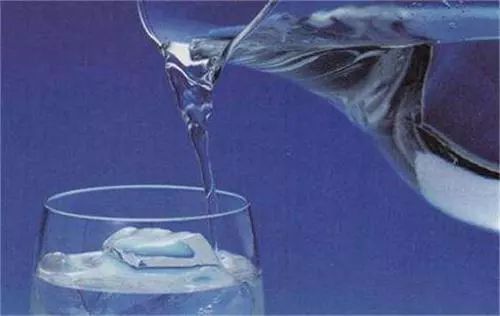 白酒十二大香型品鉴话术大全!看懂变身品鉴大师!