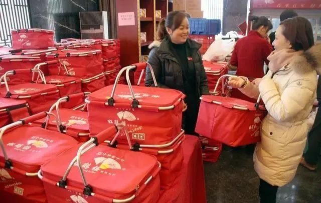 透视2021春节消费大数据:高端酒景气、“悦己经济”崛起