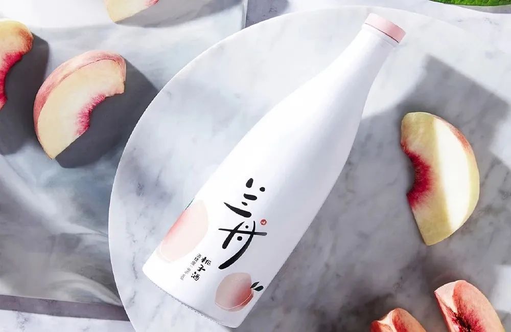 新品来势汹汹,巨头不甘寂寞:小酒鬼、女酒鬼喝出千亿大市场